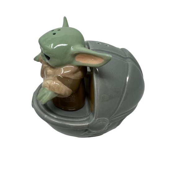 Star Wars Salt Pepper Set The Mandalorian The Child Baby Yoda Grogu Ceramic New - Picture 7 of 15